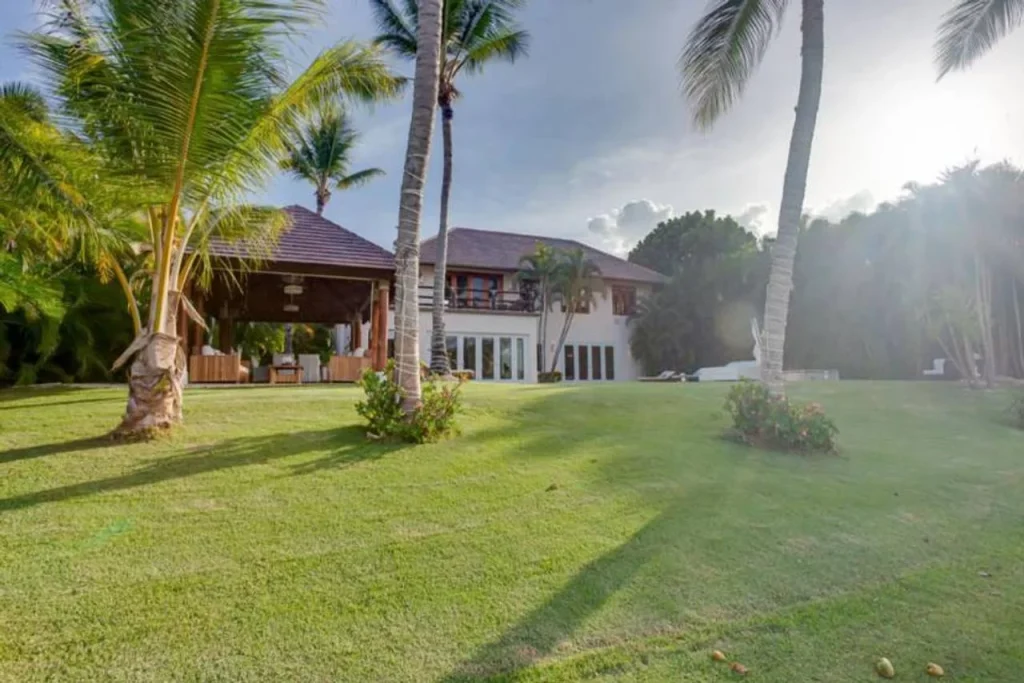 Villa en Venta con Vista al Campo de Golf en Arrecife Punta Cana República Dominicana.