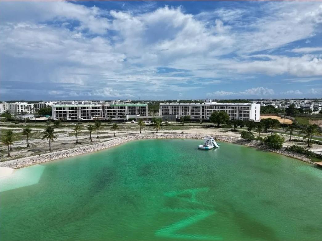 Fotografía 1 · Venta o Renta de Apto de 2 habs amueblado full con piscina privada en Vista Cana