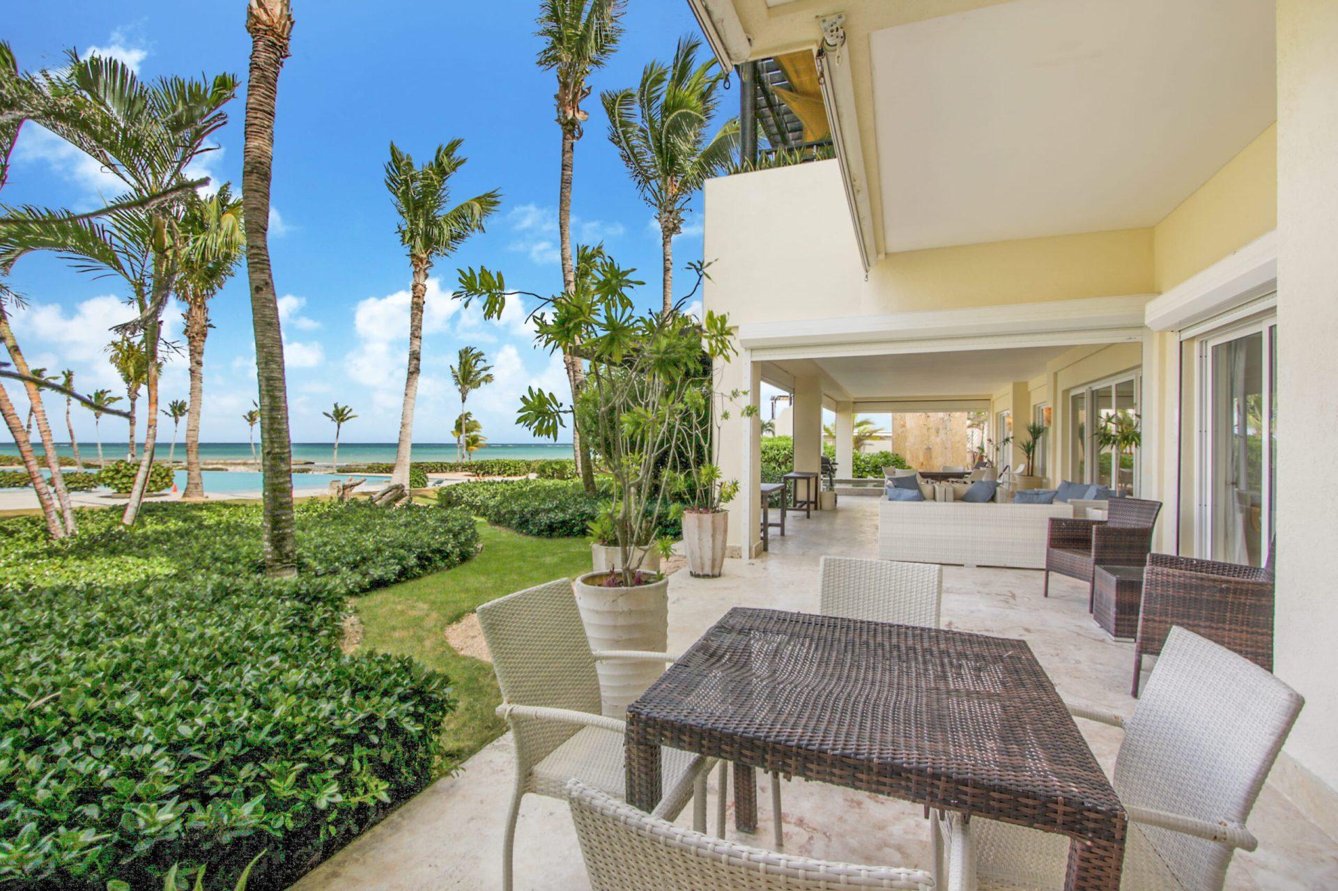Fotografía 1 · Sotogrande – Apartamento de Lujo Frente a la Playa con Piscina Privada