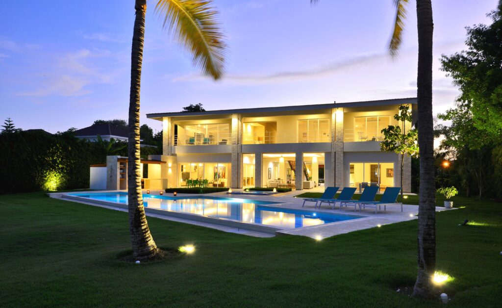 Villa de lujo en Venta en Puntacana Resort & Club con vistas al lago y campo de golf