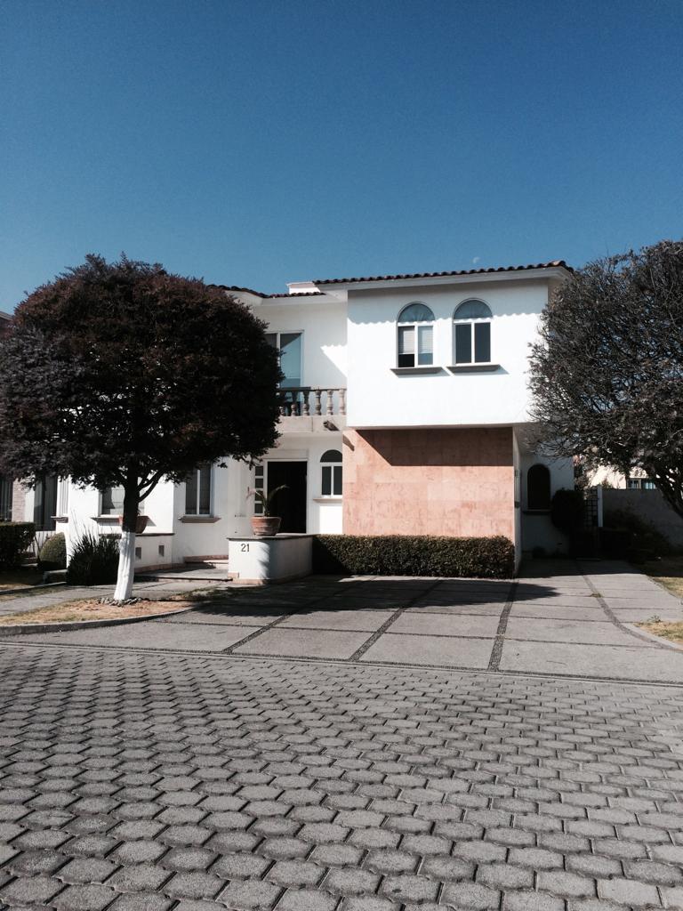 Fotografía 1 · Casa en Venta en La Providencia, Metepec | 5 Recámaras | 437 m² de Construcción