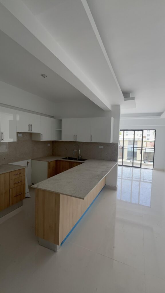 A estrenar! 2 habitaciones, 2 parqueos y locker