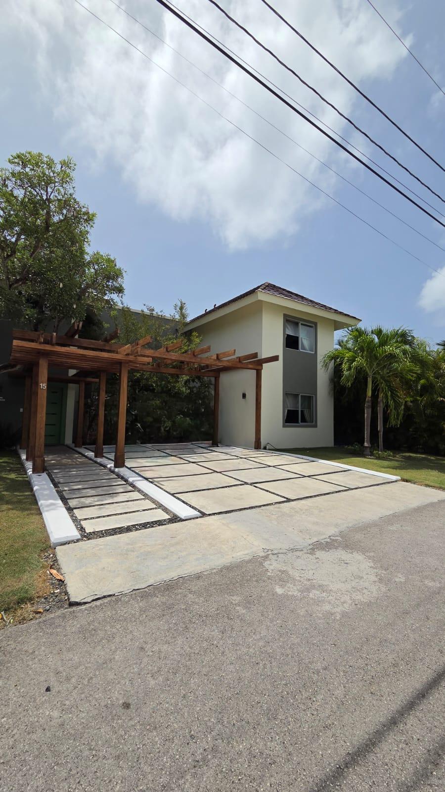Fotografía 1 · Villa en renta amueblada de 2 niveles.