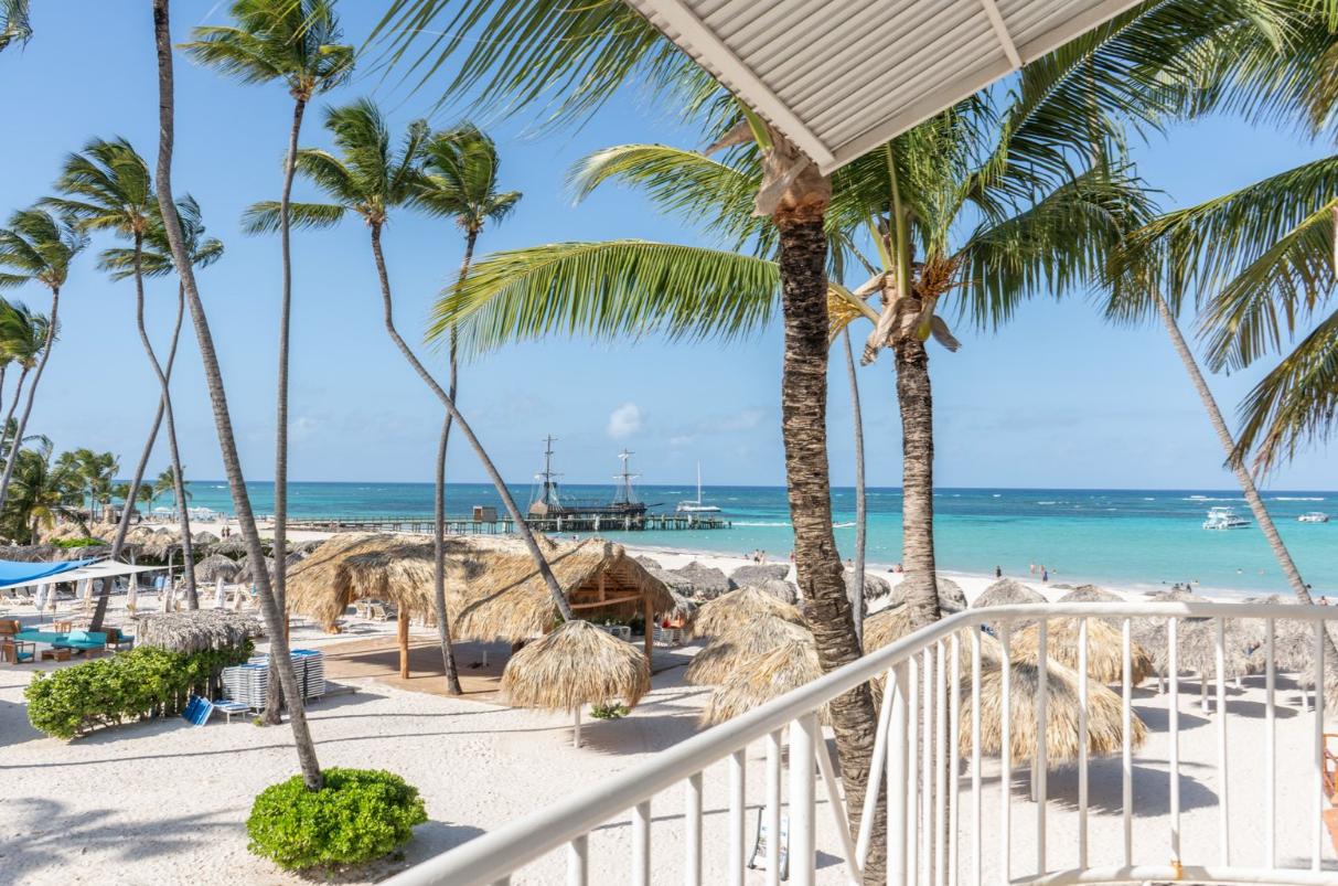 Fotografía 1 · Venta de Apartamento en Primera Linea de Playa en Los Corales, Punta Cana