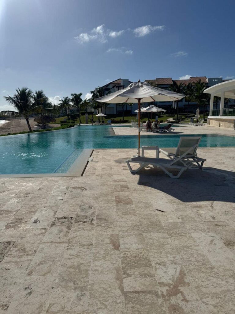 Apartamento en Punta Palmera, Cap Cana | 2 Dormitorios | Acceso a Playa y Piscina